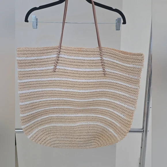 Hat Attack Natural Straw Bag With Leather Straps - Picture 3 of 14